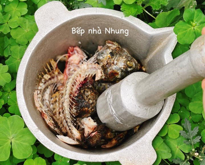 Mẹ đảm mách cách gỡ thịt cá rô đồng cực dễ lại không tanh, nấu canh cải ngon tuyệt - 7