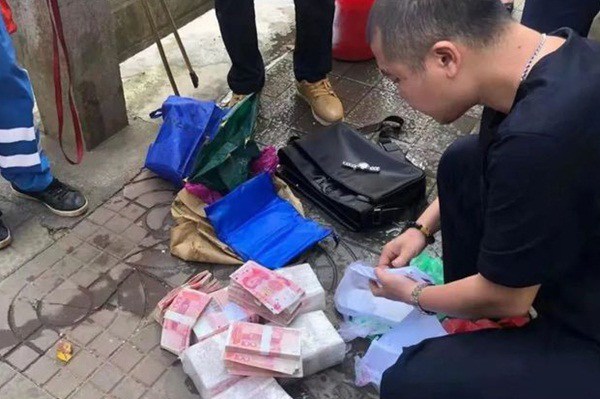 Sampah sampah ditemukan, kantong yang belum diselesaikan dibuka, kaget 2,1 miliar - 3