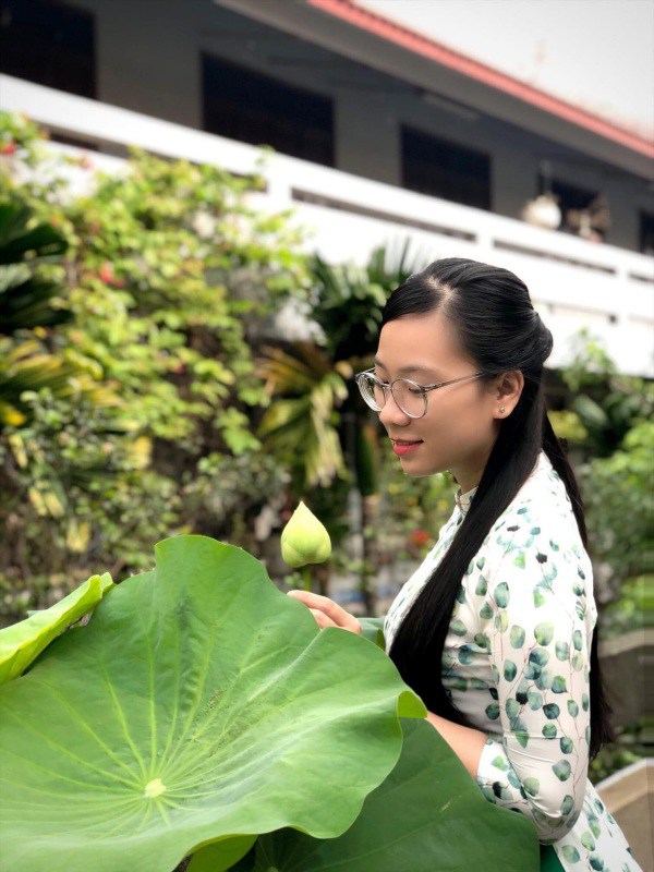 Nhan sắc đẹp tựa Hoa hậu của nữ thiếu uý miền Tây làm dân mạng điêu đứng  - 3