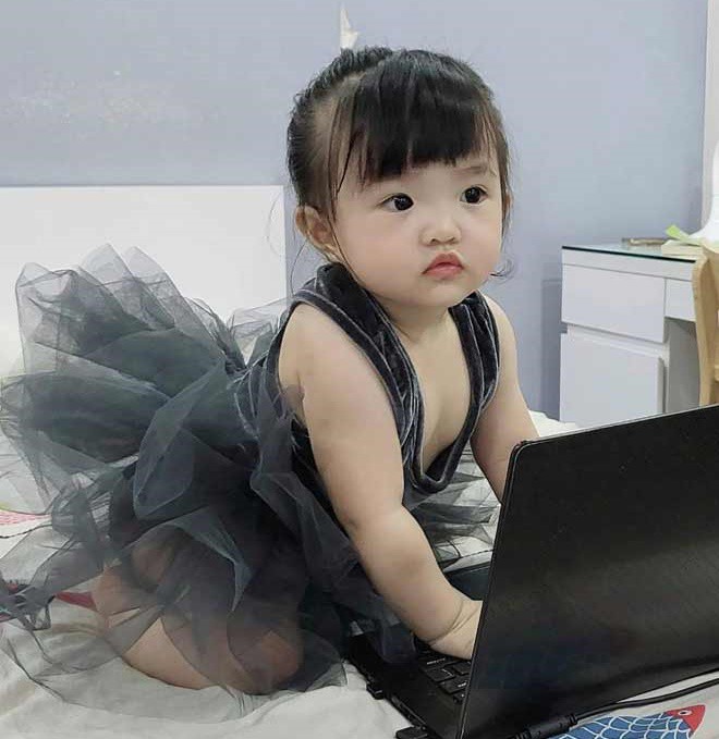 Đông Nhi định cho con gái thi hoa hậu tương lai, 1 tuổi đã tập khoe dáng với bikini - 11
