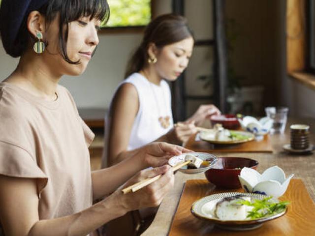 9 bí quyết giúp người Nhật không chỉ sống lâu, sống khỏe mà còn không bao giờ béo phì