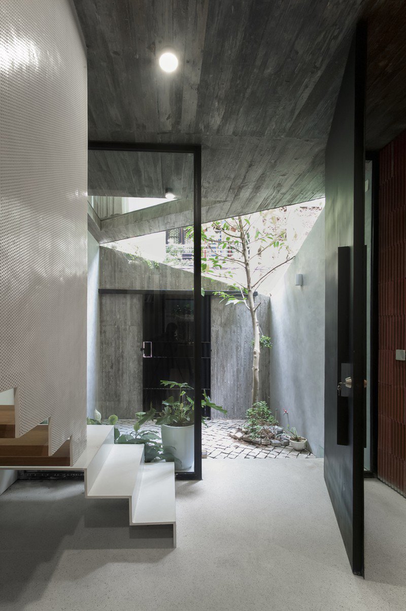 Ngôi nhà 30m² ở Hà Nội mát mẻ nhờ tấm da lưới - 12