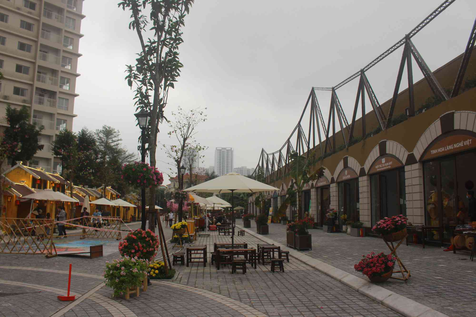 Địa điểm du xuân “nhất định phải đến” dịp Tết Nhâm Dần 2022: Phố Tết tuyệt đẹp tại Hoài Đức - 8