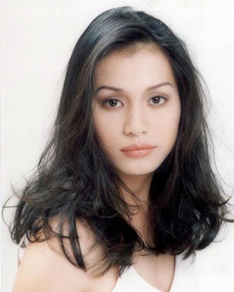Nguyễn Thị Ngọc Khánh trở thành người của công chúng sau khi đăng quang ngôi vị Hoa hậu Việt Nam 1998. Cô gây ấn tượng với vẻ đẹp mạnh mẽ, khác biệt so với nhiều người đẹp khác cùng thời. 
