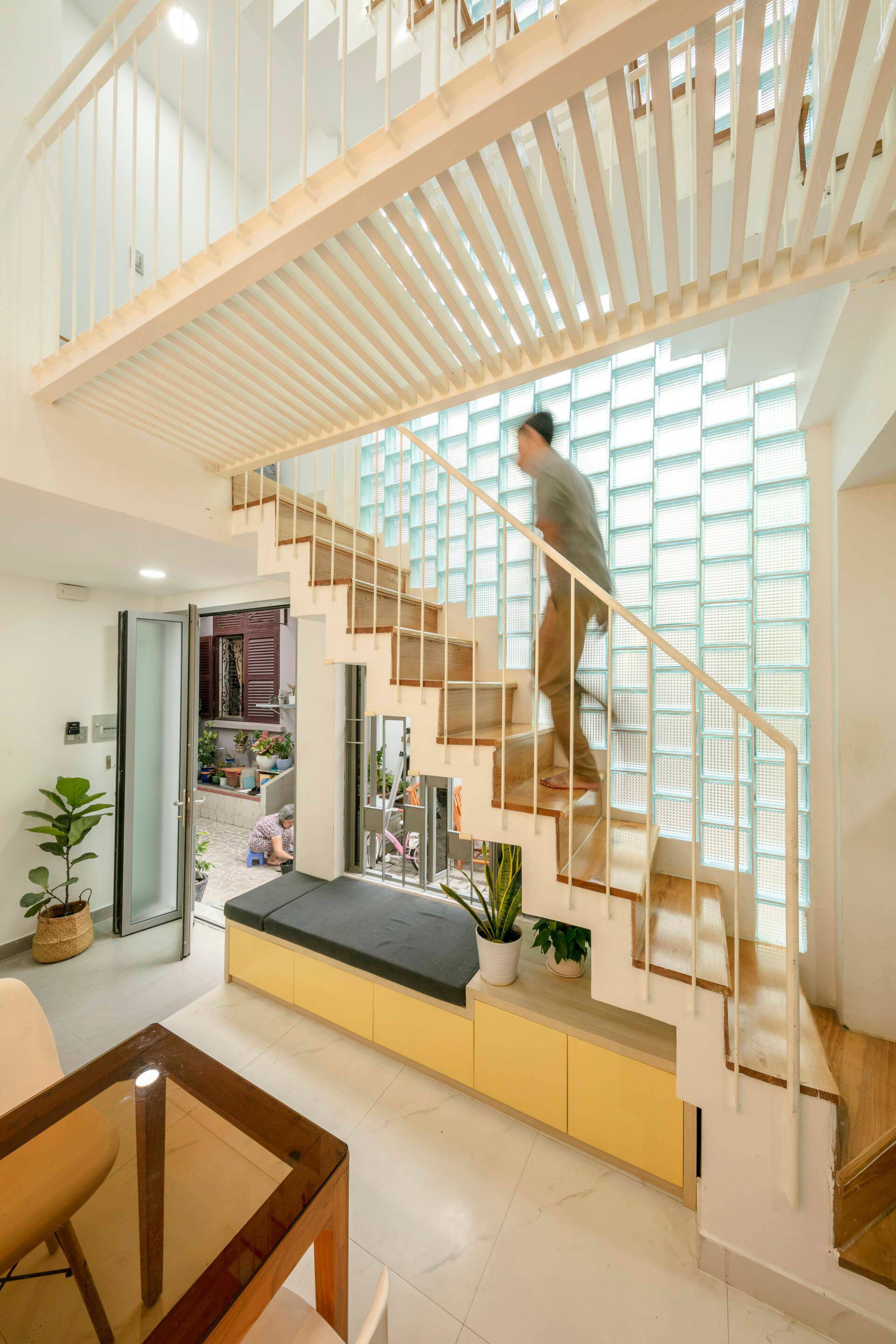 Các mẫu cầu thang gỗ hiện đại năm 2022, nhà nhỏ hay to đều ứng dụng dễ dàng - 16