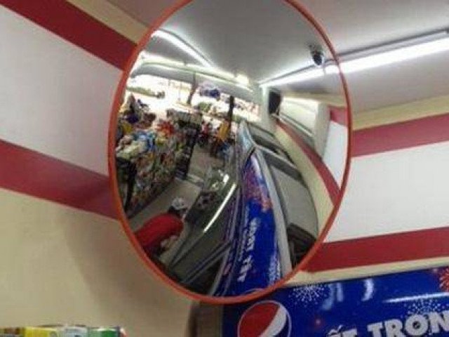 Bí mật về những tấm gương đặt trong siêu thị, mục đích của nó sẽ khiến bạn phải ngã ngửa