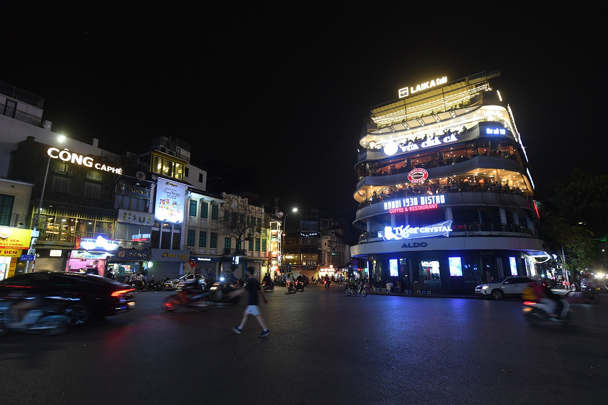 Tạ Hiện và một loạt phố ăn đêm ở Hà Nội nhộn nhịp trở lại sau 21h - 5