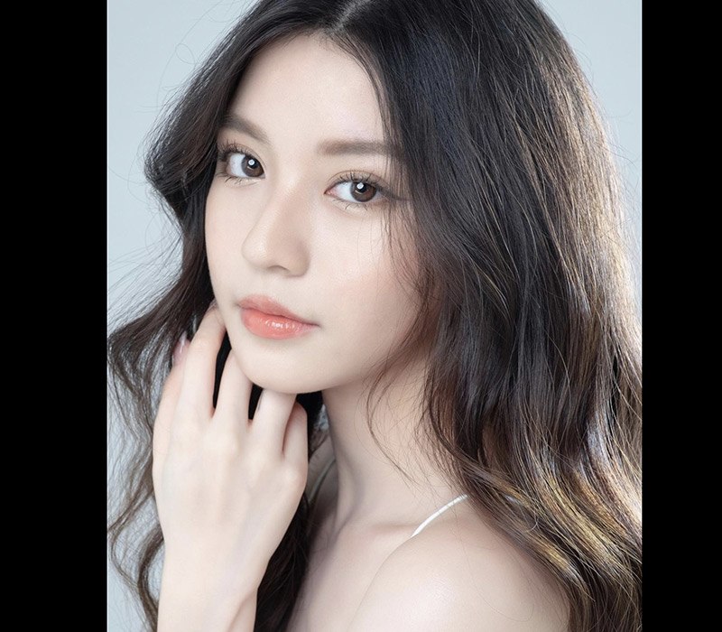 Bâu Krysie - tên thật Nguyễn Ngọc Phương Vy đã từng gây ấn tượng với khán giả khi đảm nhận vai nữ chính trong MV "Laylalay" - Jack.
