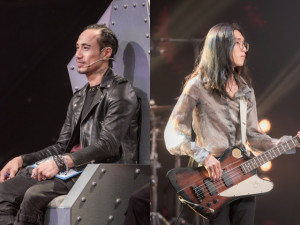 Phạm Anh Khoa chơi lớn tặng đàn cho thí sinh ngay trên sân khấu Rock Việt
