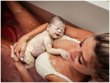 Khoảnh khắc chào đời ấn tượng của những em bé với lớp sáp trắng đáng giá hơn vàng