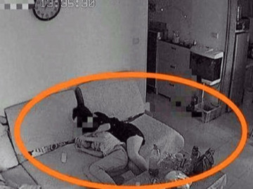 Con gái 11 tuổi rủ bạn nam về nhà học bài, người bố lạnh sống lưng khi kiểm tra camera