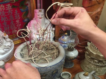Tỉa chân hương cuối năm nhớ 3 điều này, tổ tiên ưng bụng, phúc lộc gấp bội