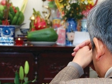 Cách cắm hoa ban thờ đẹp, hợp phong thủy ai cũng dễ dàng làm được