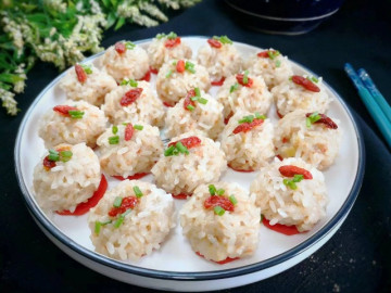 Sau Tết dọn mâm cơm đủ món thịt cá nhưng mê nhất mỗi món tròn tròn từ gạo nếp này!