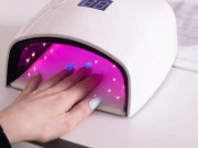 Clip Eva - Phát hiện đèn sấy móng tay bằng tia cực tím có nguy cơ gây ung thư