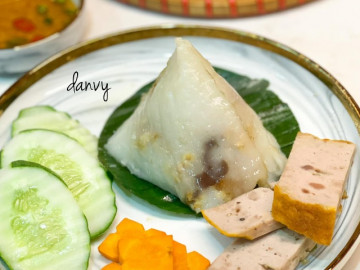 Món ăn sáng - Cách làm bánh giò mềm mịn, thơm nức nóng hổi như ngoài hàng cực dễ