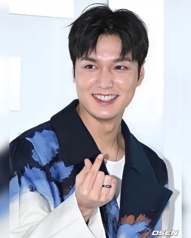 Lee Min Ho bị chụp trộm ôm ấp gái lạ, nhìn rõ mặt cô gái dân mạng mới ngã  ngửa, phì cười