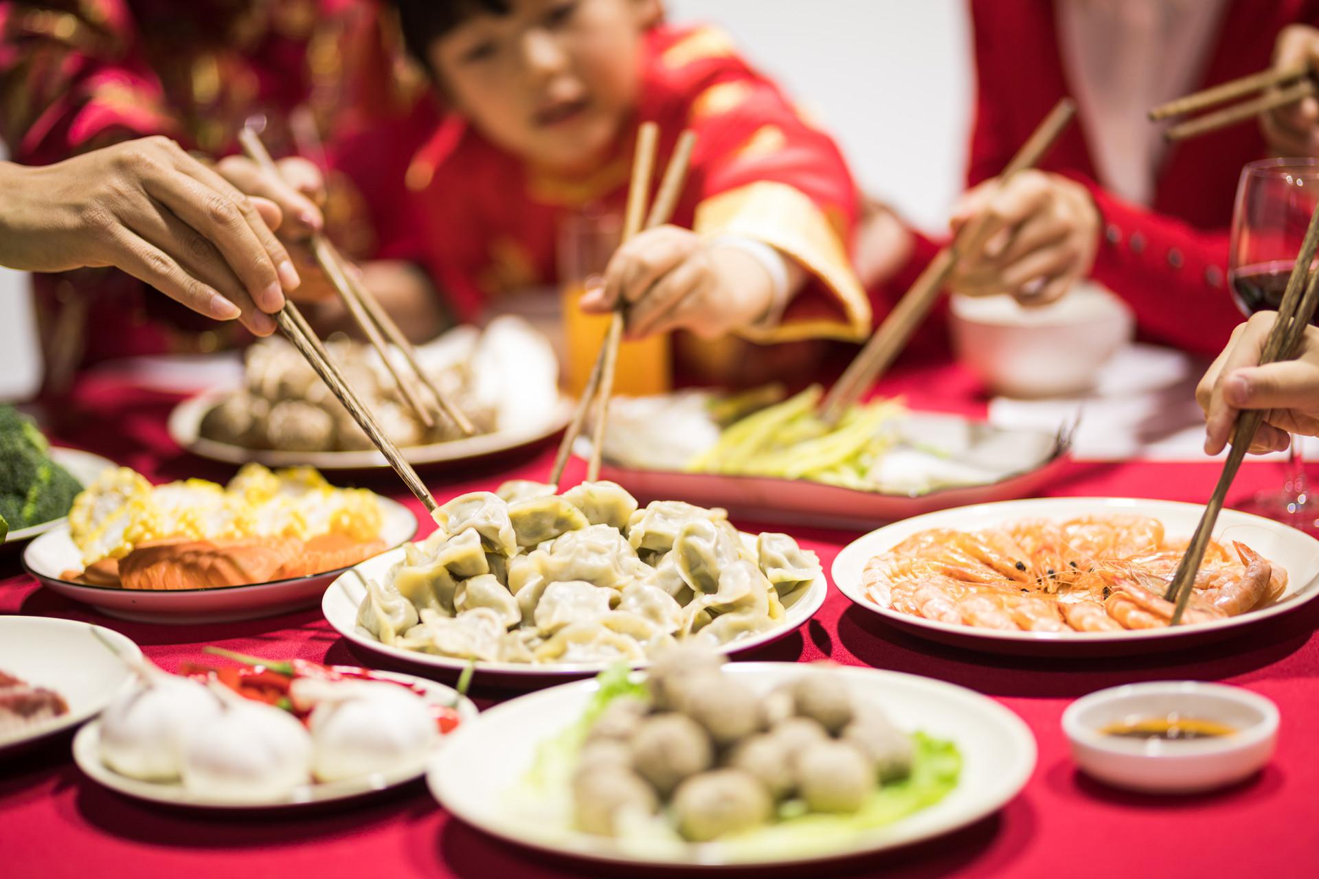 8 quy tắc trên bàn ăn của người TQ khiến du khách lúng túng, người Việt lại gật gù đồng tình - 5