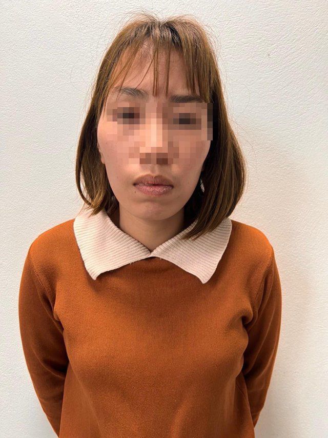 24h ニュース: 教師が amp;#34;身体に触れた事件に警察が関与。 小学生の女の子がたくさん - 2