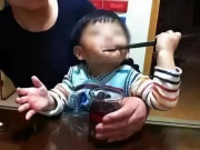 Làm mẹ - Con 3 tuổi không cứu được, mẹ khóc ngất khi biết nguyên nhân là tại mẹ chồng cho nhấp thử chút rượu
