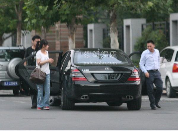 Gia Thế Tầm Thường Nhưng Giau Co Huỳnh Hữu Long Phải Nhờ Con Rieng Mới Tan đổ Triệu Vy