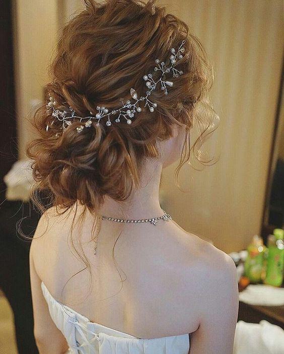 Kiểu tóc dự tiệc cưới đẹp: Học hỏi sao Việt 5 kiểu tóc sang trọng để đi dự  tiệc cưới
