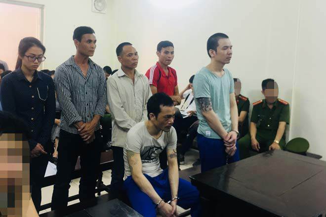 hanh dong bat ngo cua tu tu tho "sut" danh cho ban gai cu truoc phut "chia ly" - 1