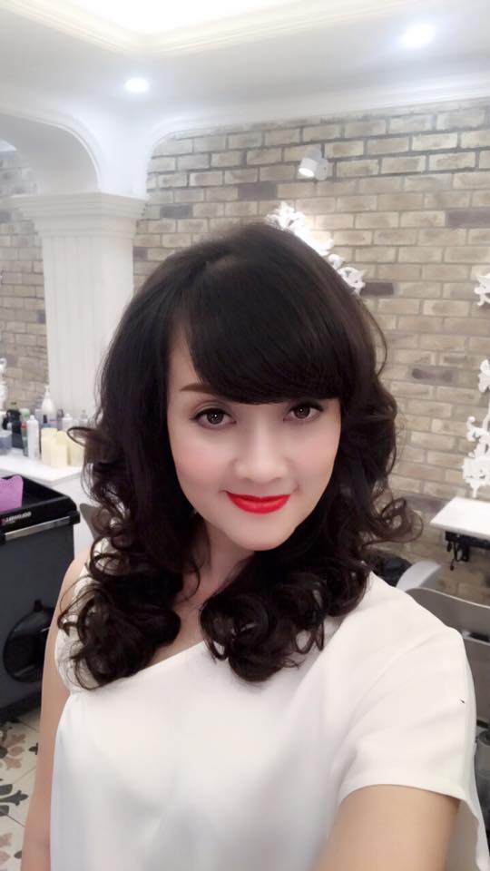 nghe si van dung u50 tre dep bo xa gai 20, doi lap vai giang ho trong "nguoi phan xu" - 10