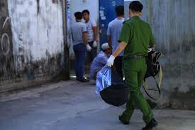 nu sinh lop 12 khoc do mat truoc tham canh me cung em trai sat hai bo - 1