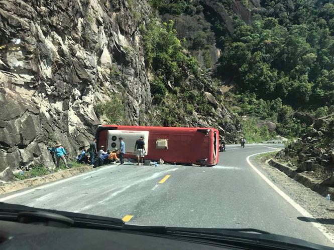 lat xe deo khanh vinh, 17 can bo huu tri cong an yen bai thuong vong - 1