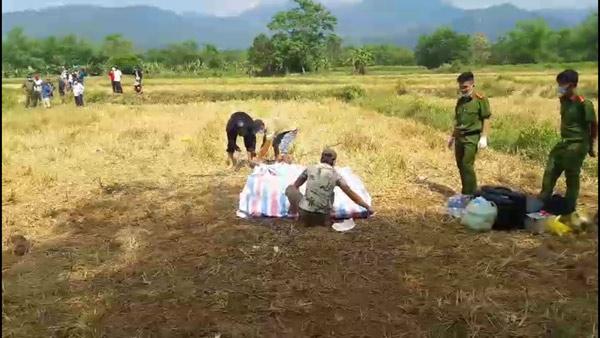 vu giet nguoi, nhieu lan doi cho chon thi the phi tang: nghi pham duoc thue 1 trieu dong? - 1