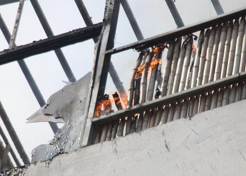 ha noi: chay khach san luc giua trua, khach nuoc ngoai chay tan loan - 3