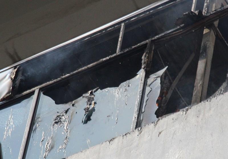 ha noi: chay khach san luc giua trua, khach nuoc ngoai chay tan loan - 4