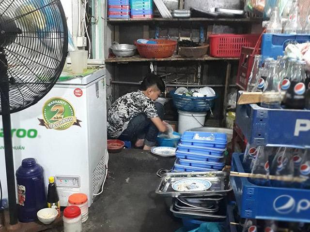 Chuyện cậu bé Nghệ An lên Hà Nội rửa bát kiếm tiền khiến cha mẹ nhìn lại cách dạy con