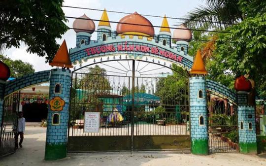 be trai 3 tuoi bi cho de cua truong mam non can nhap vien - 1