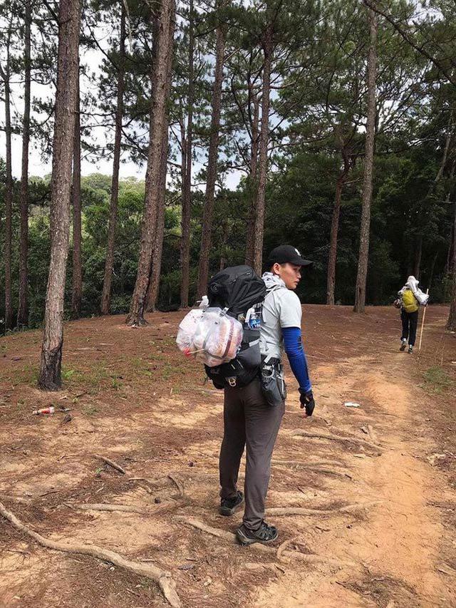 nam phuot thu mat tich khi leo nui ta nang: trong hanh li con it nuoc va 1kg cha - 2