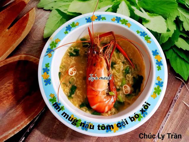 me tre kheo tay lam mon an dam ngon, be 17 thang chua tung chan an, tang can deu deu - 12