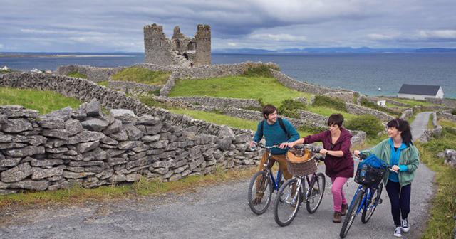 hon dao ky la noi nam nu "quan he" khong duoc phep coi do lot - 4