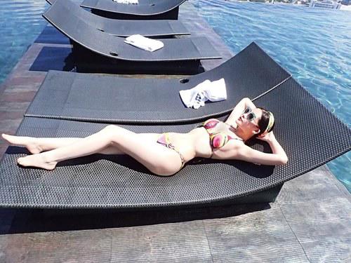 le au ngan anh dien bikini 19 trieu, ton "toa thien nhien" quyen ru - 1