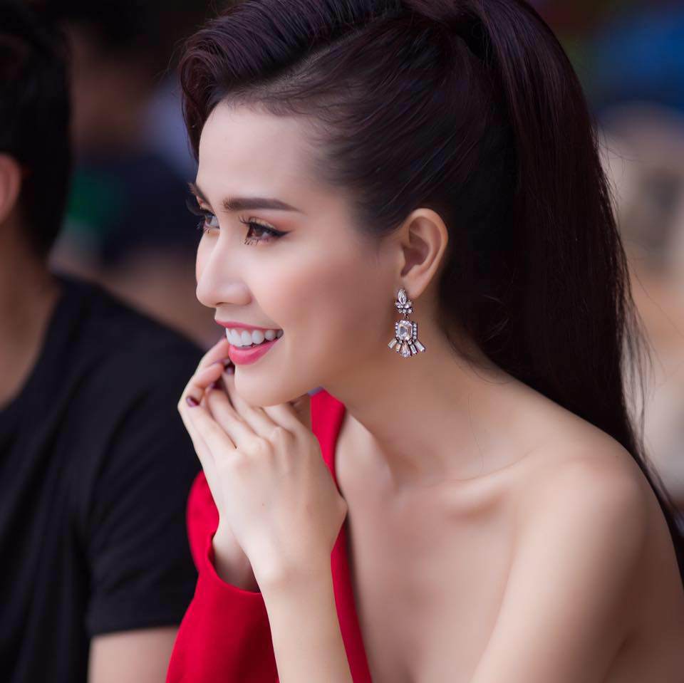 phan thi mo lot xac ngoan muc tu "gai que" da den nhem den sang chanh, trang non - 18