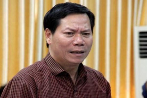 cong bo loi khai cua nguyen giam doc bvdk tinh hoa binh, bs hoang cong luong dung day phan bac - 1