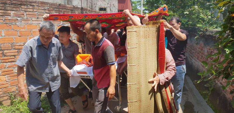 dam nuoc mat dua thi the lai tau se19 ve que nha - 3