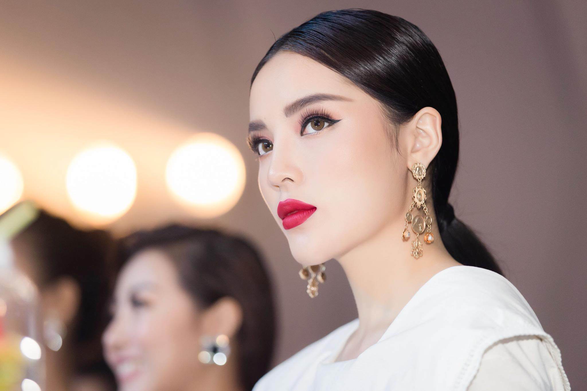 hoa hau noi tiep hoa hau, ky duyen "bat chuoc" mai phuong thuy ve long may tan thai duong - 3