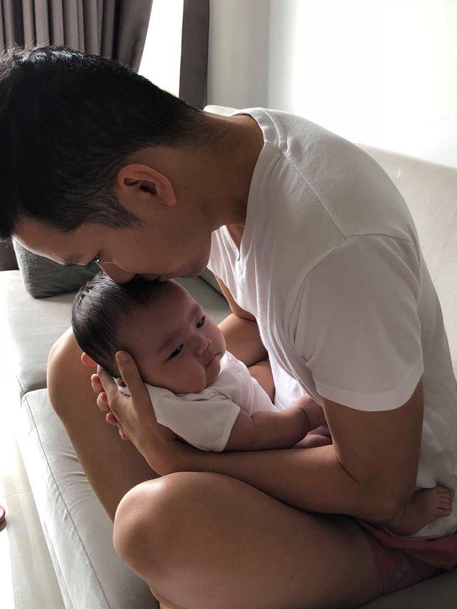 man "doi dap" cua con gai hoa hau dien anh voi bo khien 1,2 trieu nguoi vua xem vua khen - 3