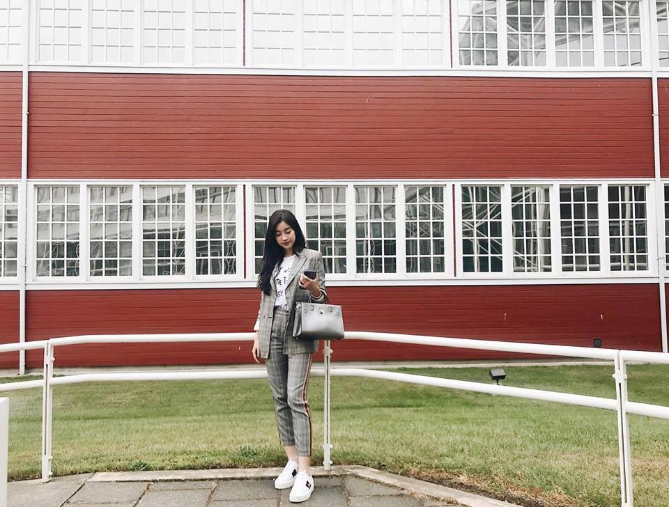 tiet lo gia tien chiec tui xach moi nhat cua hoa hau do my linh - 7