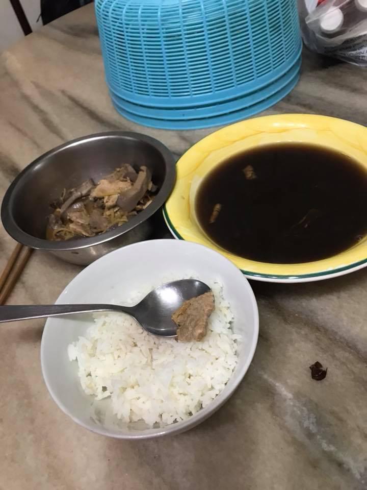 mam com o cu me chong nau khien co con dau "khoc khong ra nuoc mat" - 2