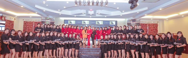 ceo xinh dep nguyen tu quyen: “khi kinh doanh phu nu can co tam va khi chat” - 4