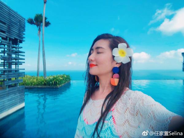 ngoi sao 24/7: nguoi day seo sau tai nan bong 8 nam truoc, selina van tu tin dien bikini - 1