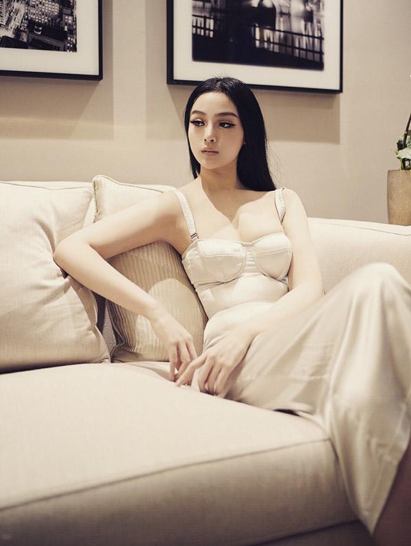 "choang" voi nha pho tram ty dep lung linh giua trung tam sai gon cua hot mom huyen baby - 1