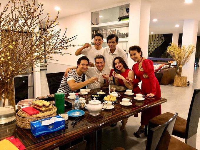 dang hinh anh kim ly ngu guc trong long, ho ngoc ha goi ban trai la "cau be" - 6